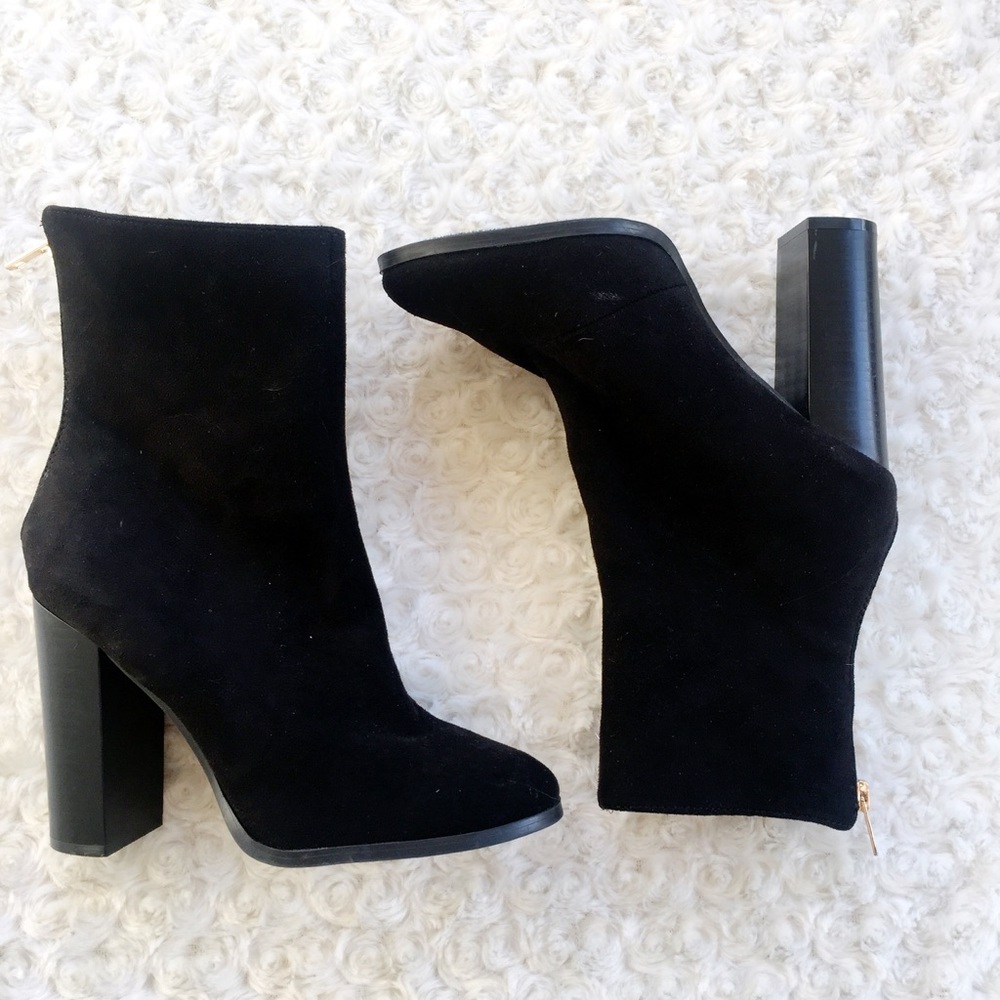 Black booties🔥